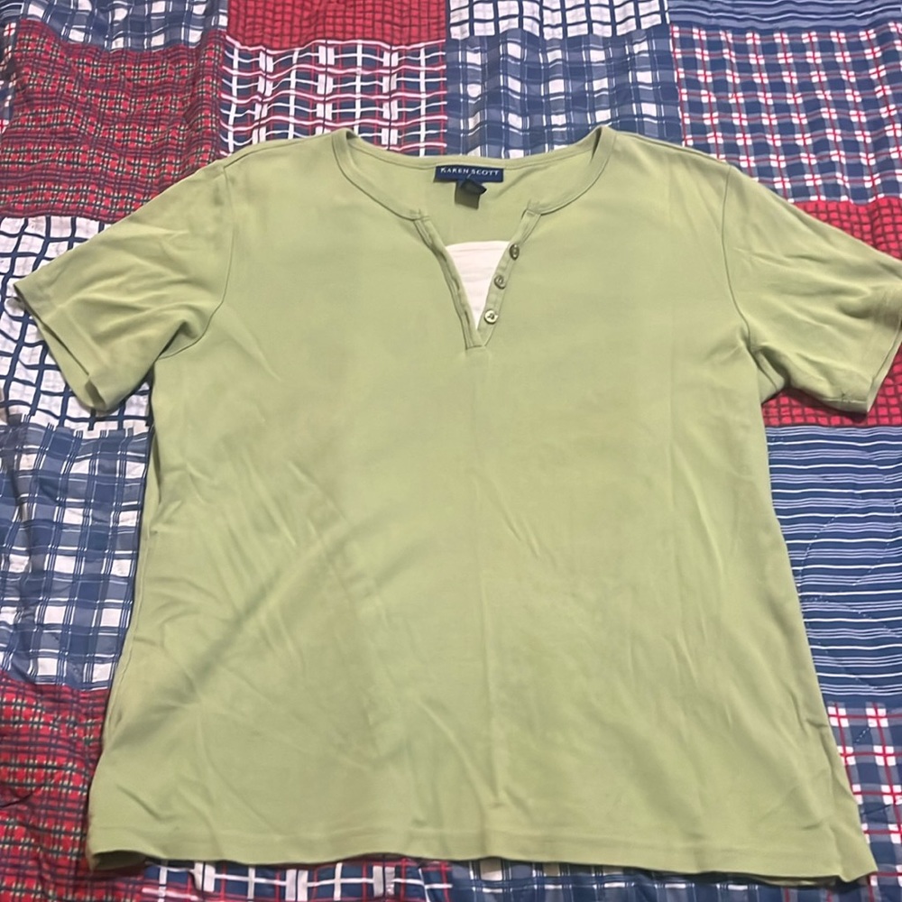 🎉SALE🎉 $5 or 3 for $10🎉💚Karen Scott M Green Shirt 100% cotton